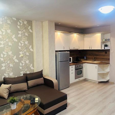 Lux Apartment Sisi Burgas Ngoại thất bức ảnh