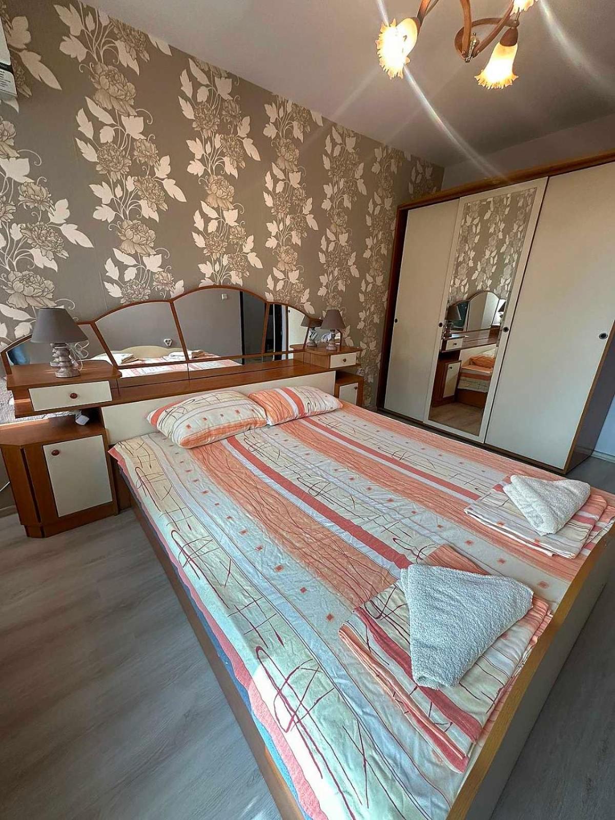Lux Apartment Sisi Burgas Ngoại thất bức ảnh